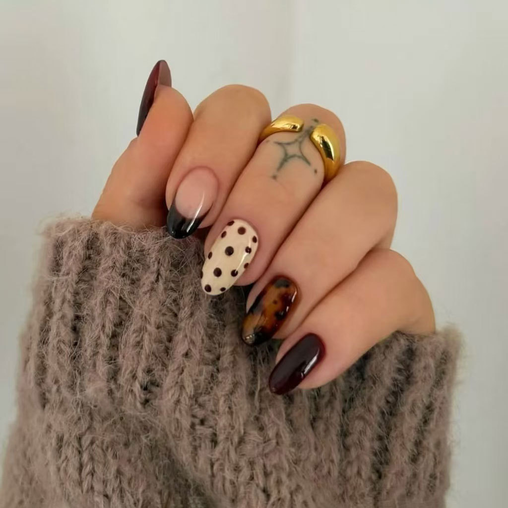 Nail Art Leopard - 24 szt. Bursztynowe Ciemnobrązowe Naklejki na