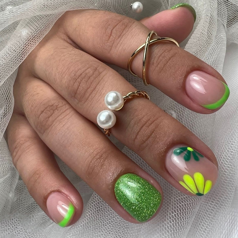 24 szt. Krótkie sztuczne pazno – Nail Art Glitter recenzja i cena
