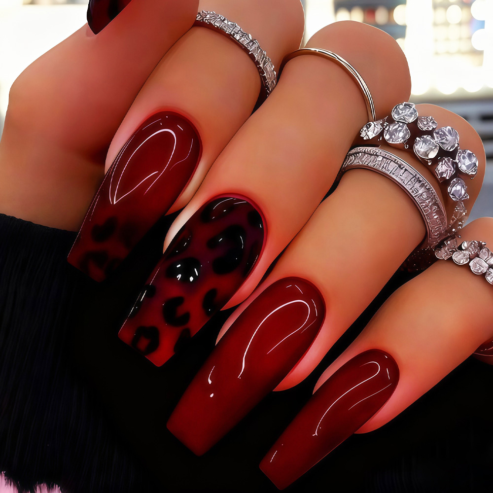 Średnie sztuczne paznokcie dla – Nail Art Leopard recenzja i cena