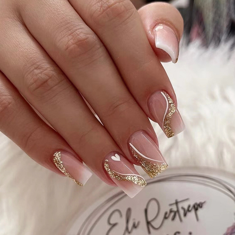Krótkie, średnie sztuczne pazn – Nail Art Glitter recenzja i cena