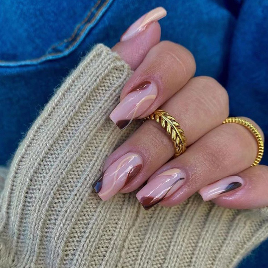 Krótkie, średnie sztuczne pazn – Nail Art Fake recenzja i cena