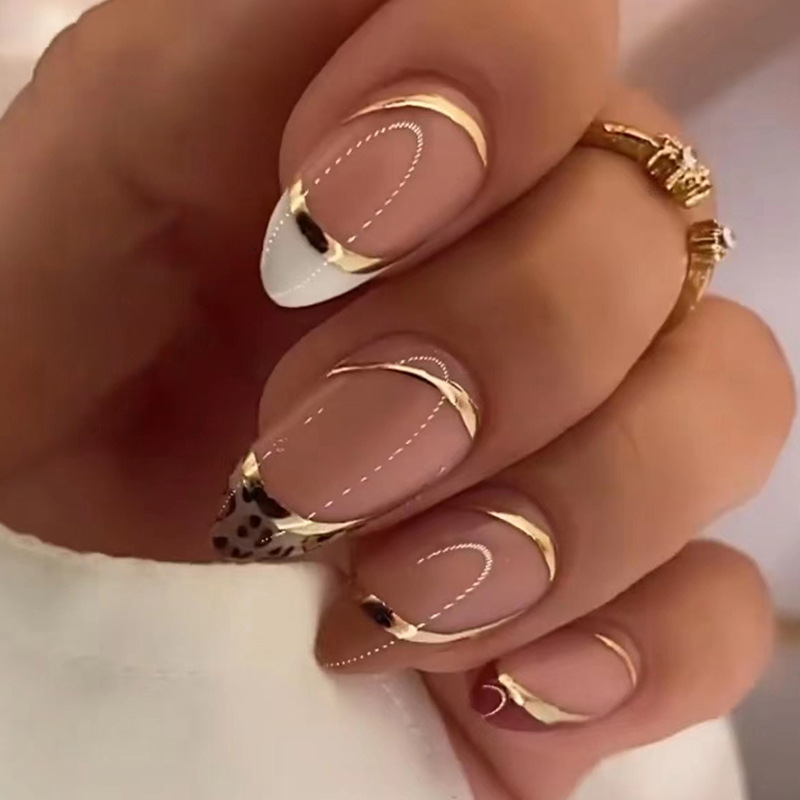 Średnie sztuczne paznokcie dla – Nail Art Leopard recenzja i cena